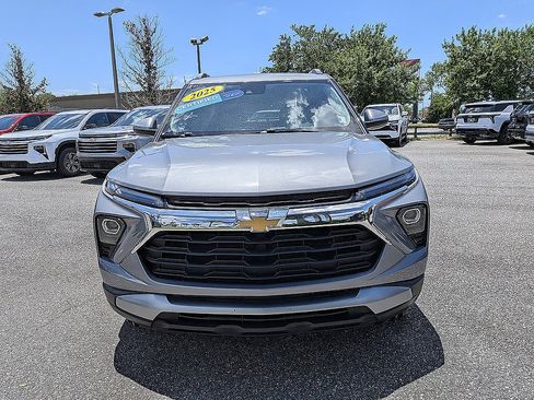 Used 2025 Chevrolet TrailBlazer LT AWD/4WD image 8