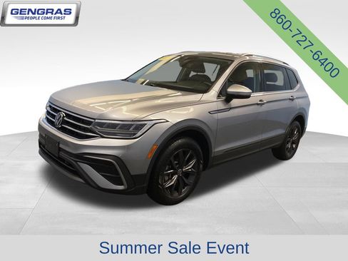 Used 2023 Volkswagen Tiguan SE AWD/4WD image 3