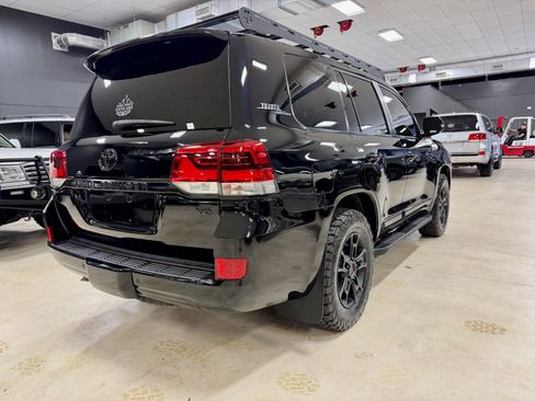 Used 2018 Toyota Land Cruiser image 9