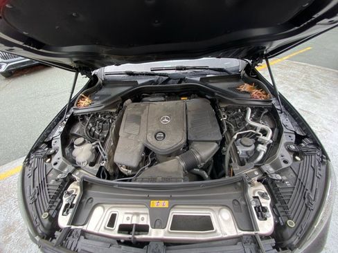Used 2024 Mercedes-Benz GLC 300 4MATIC image 16