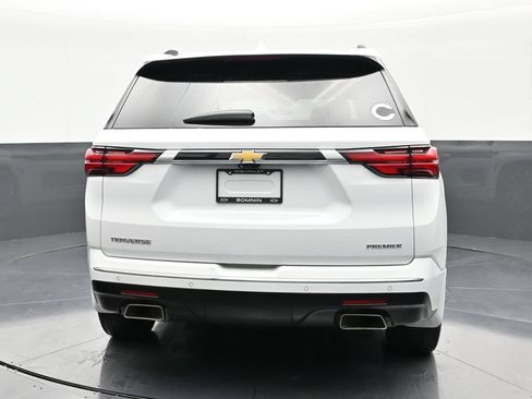 Used 2022 Chevrolet Traverse Premier FWD image 4