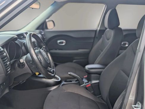Used 2017 Kia Soul FWD image 12