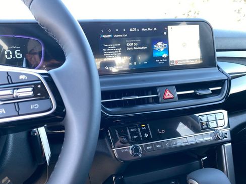 New 2026 Kia Seltos S FWD image 19