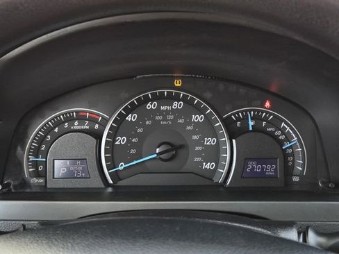 Used 2012 Toyota Camry LE image 9