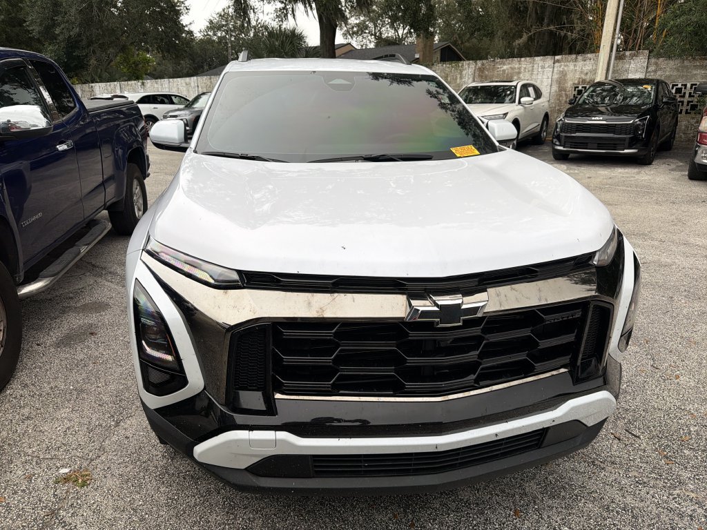 Used 2026 Chevrolet Equinox ACTIV FWD image 2
