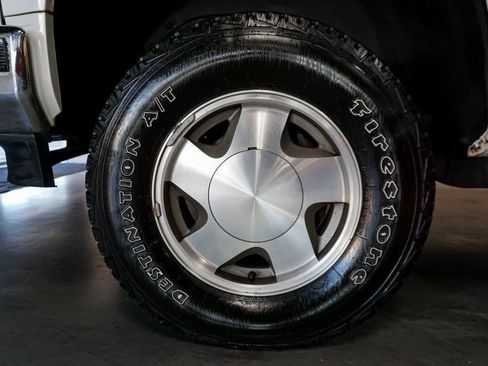 Used 1997 GMC Sierra 1500 4x4 Regular Cab w/ Marketing Option Pkg 3 image 39