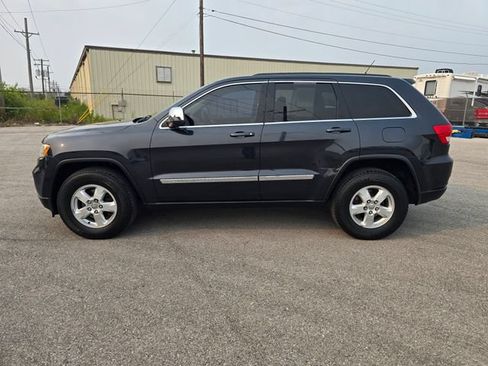 Used 2013 Jeep Grand Cherokee Laredo AWD/4WD image 6