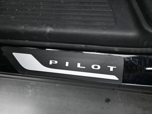 Used 2025 Honda Pilot EX-L image 23