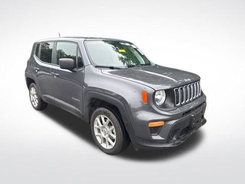 Used 2023 Jeep Renegade Latitude AWD/4WD image 7