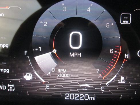 Certified 2025 GMC Acadia Elevation image 17