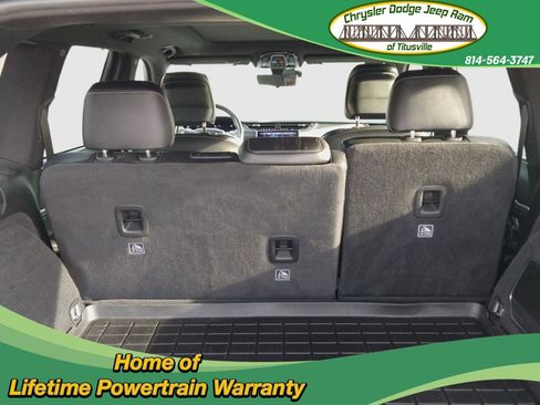 Used 2022 Jeep Grand Cherokee Overland w/ Luxury Tech Group IV image 7