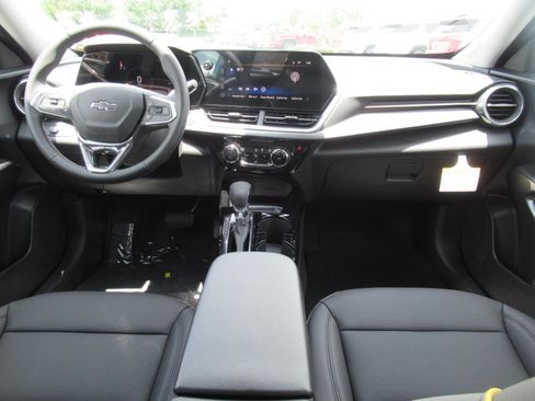 New 2026 Chevrolet Trax ACTIV w/ Driver Confidence Package FWD image 12