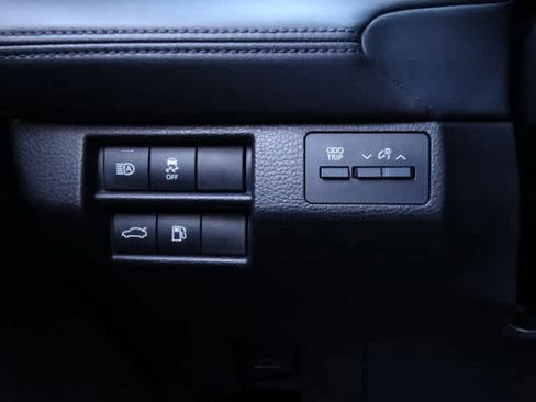 Certified 2019 Toyota Avalon XLE image 38