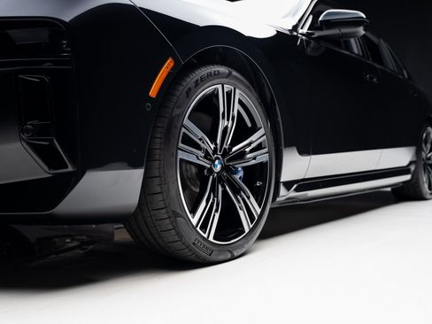 Used 2023 BMW i7 xDrive60 w/ Executive Package 2 image 76