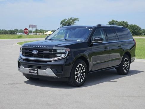 Used 2025 Ford Expedition Max Platinum AWD/4WD image 3