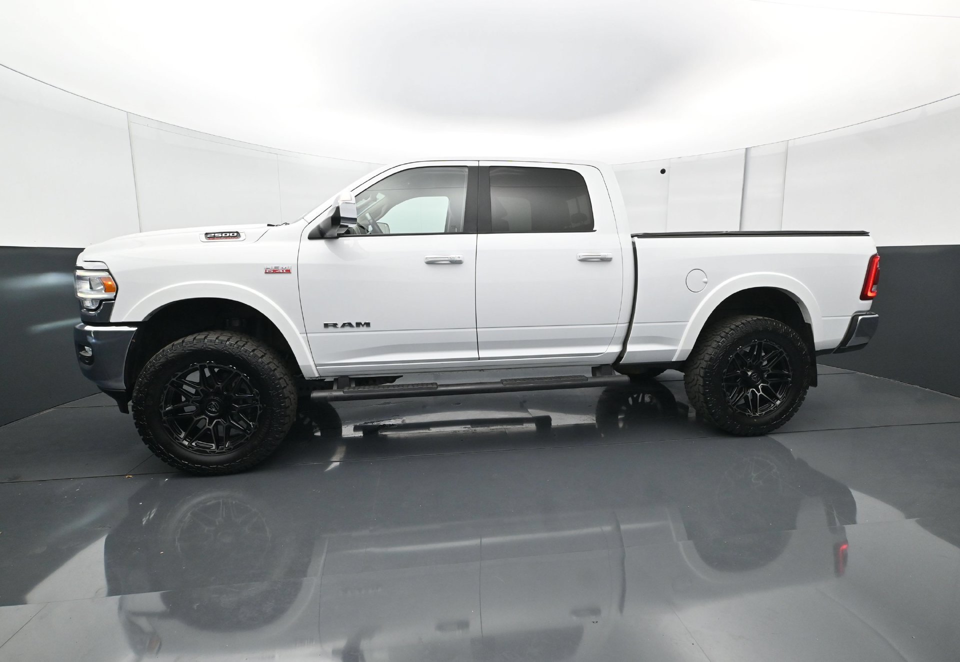 Used 2022 RAM 2500 Laramie AWD/4WD image 3