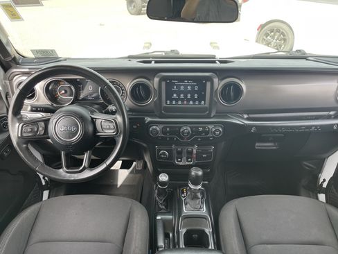 Certified 2022 Jeep Wrangler Sport AWD/4WD image 15