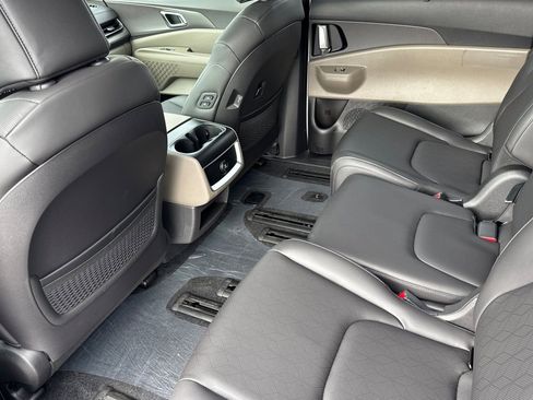 New 2026 Kia Carnival EX image 12