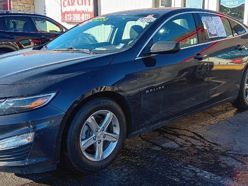 Used 2022 Chevrolet Malibu LS image 3