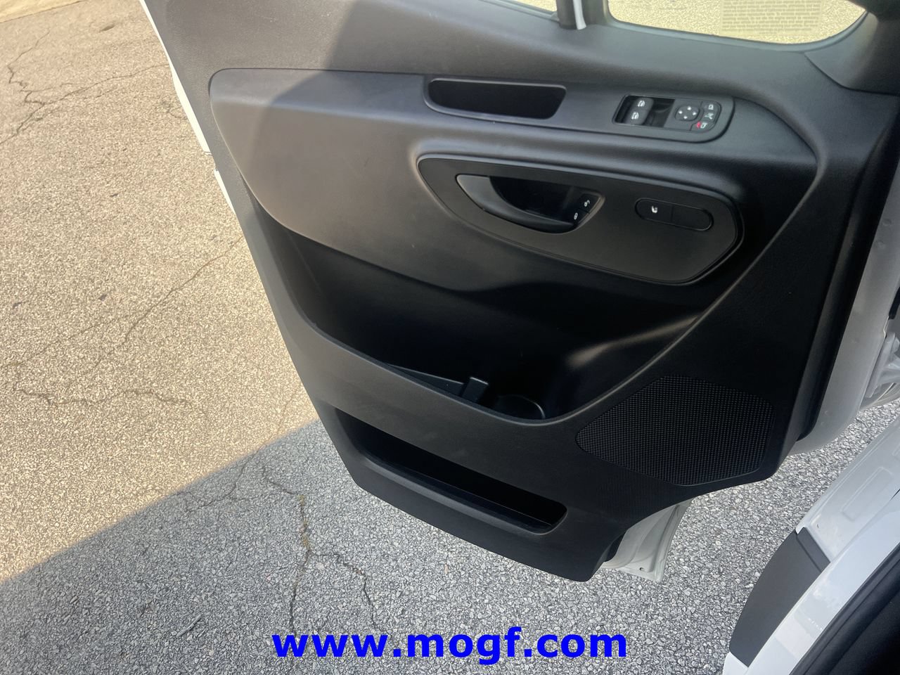 Used 2025 Mercedes-Benz Sprinter 2500 image 15