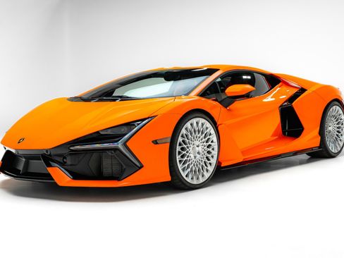 Used 2024 Lamborghini Revuelto AWD/4WD image 2
