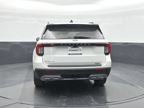 New 2026 Ford Explorer Active w/ Active Comfort Package RWD image 17
