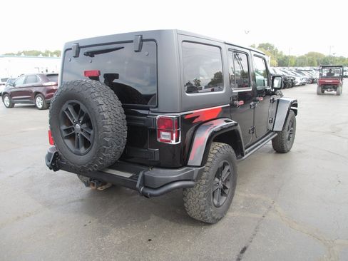 Used 2017 Jeep Wrangler Unlimited Sahara image 4