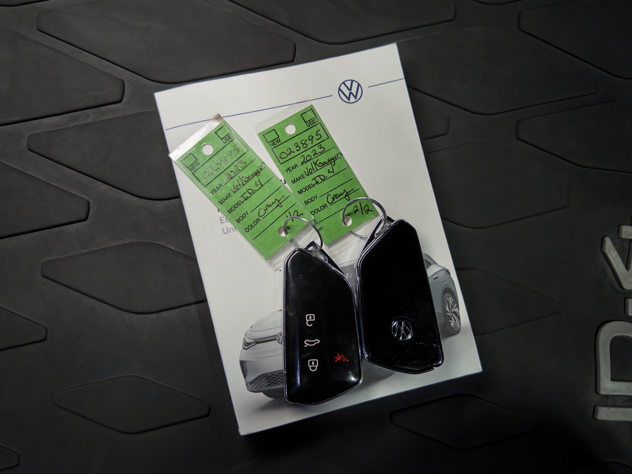 Used 2023 Volkswagen ID.4 Pro S AWD/4WD image 23