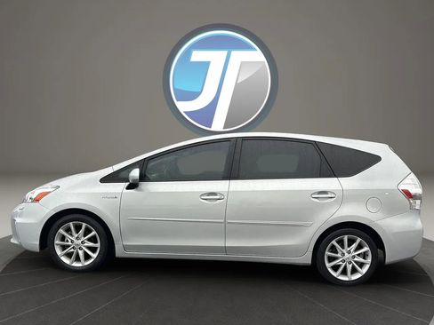 Used 2014 Toyota Prius V Five FWD image 16