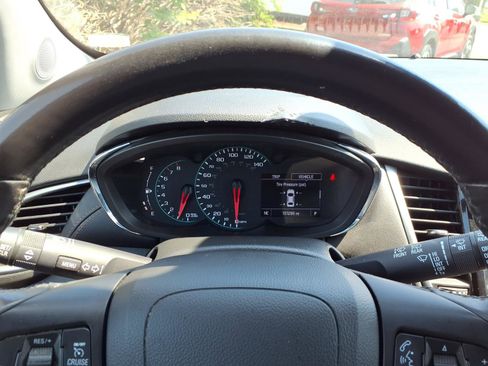 Used 2020 Chevrolet Trax LT w/ Redline Edition FWD image 11