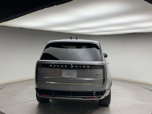 Used 2023 Land Rover Range Rover SE image 3