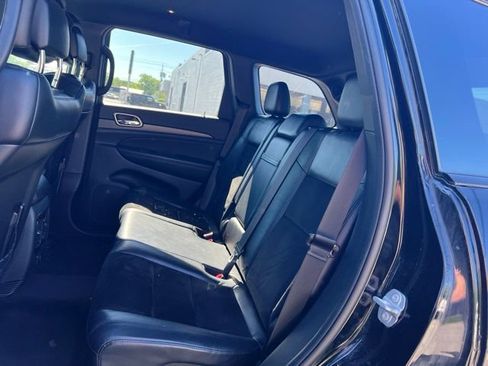 Used 2017 Jeep Grand Cherokee Altitude AWD/4WD image 13