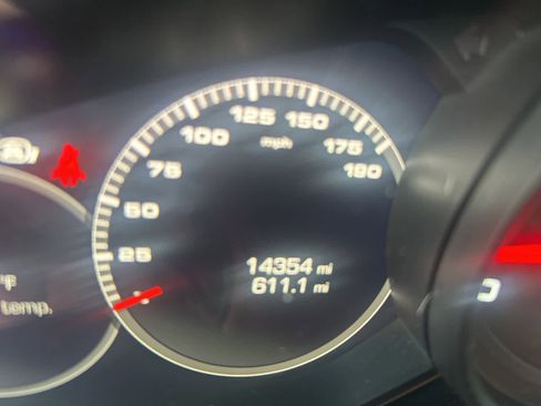 Used 2019 Porsche Panamera 4 image 22