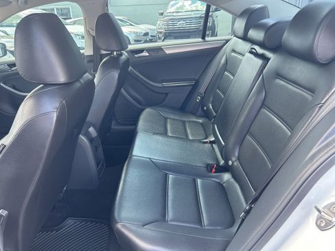 Used 2015 Volkswagen Jetta SE FWD image 13