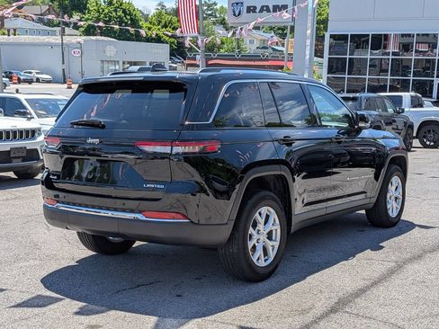 Used 2023 Jeep Grand Cherokee Limited AWD/4WD image 6