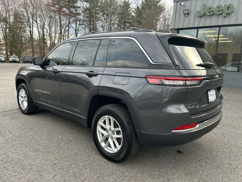 Used 2023 Jeep Grand Cherokee Laredo X AWD/4WD image 7