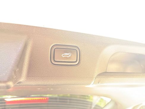 Used 2025 Hyundai Palisade SEL FWD image 22