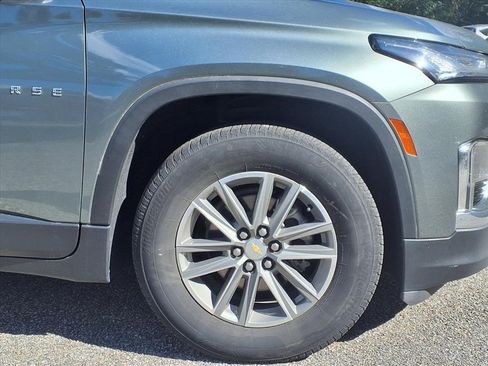 Used 2023 Chevrolet Traverse LT image 4