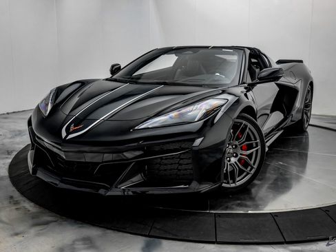 Used 2025 Chevrolet Corvette Z06 image 6