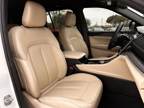 Used 2023 Jeep Grand Cherokee Limited image 29