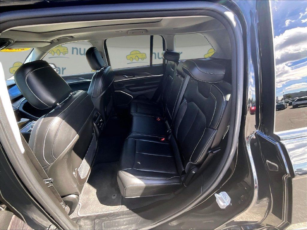 Used 2023 Jeep Grand Cherokee 4WD 4xe image 15