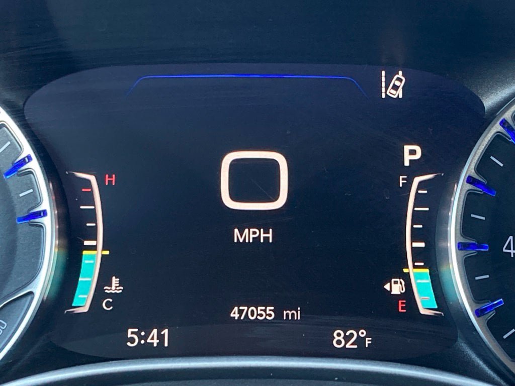 Used 2021 Chrysler Pacifica Touring-L FWD image 17