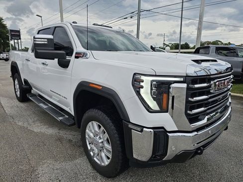 Used 2024 GMC Sierra 2500 SLT w/ SLT Premium Package image 8