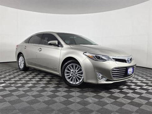 Used 2015 Toyota Avalon Limited image 1