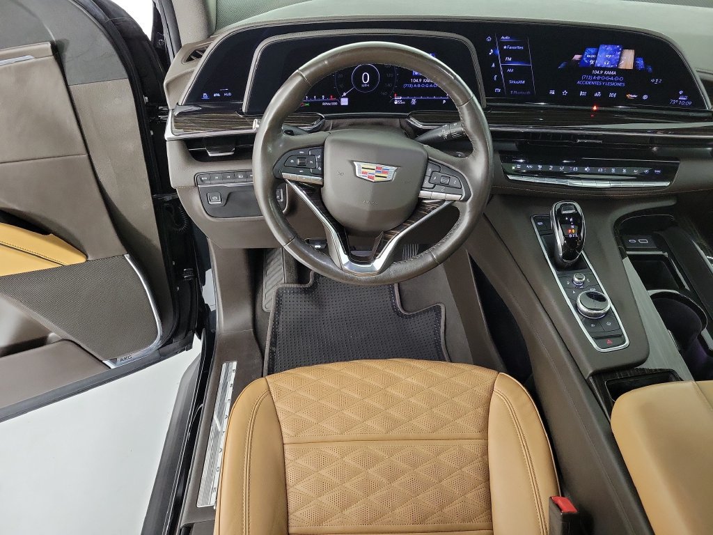 Used 2022 Cadillac Escalade Premium Luxury AWD/4WD image 18
