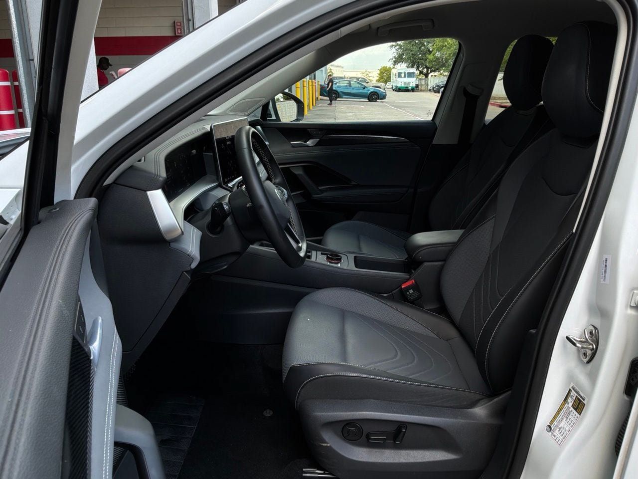 Used 2026 Volkswagen Tiguan SE FWD image 10