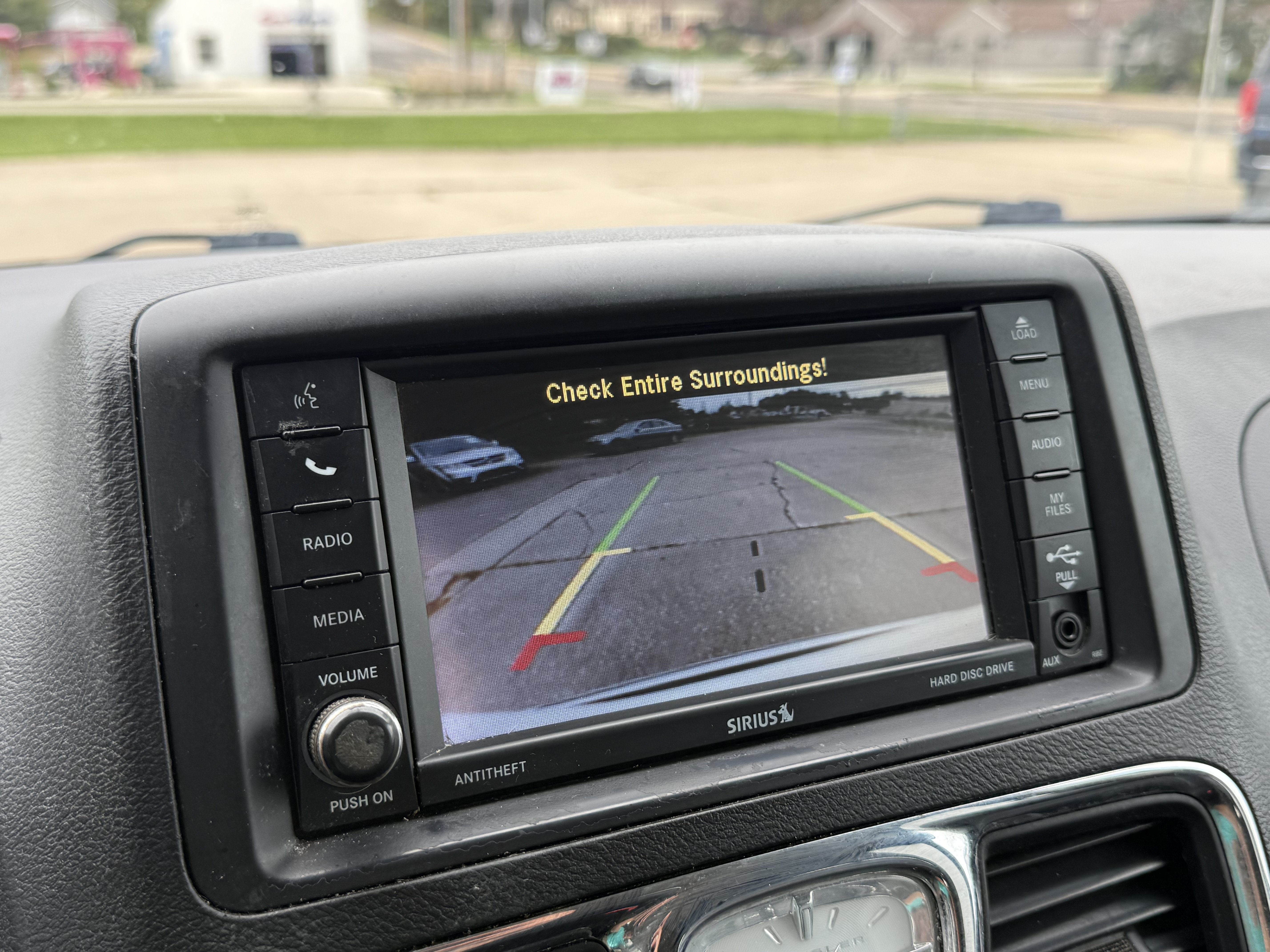 Used 2016 Chrysler Town & Country Touring FWD image 19
