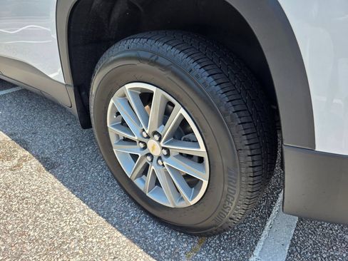 Certified 2023 Chevrolet Traverse LT FWD image 34