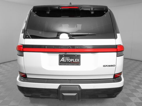 Used 2024 Lexus GX 550 image 7