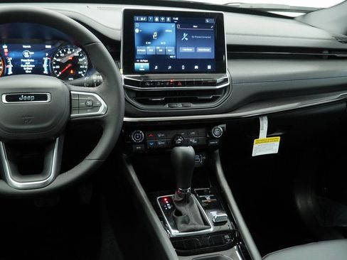 New 2026 Jeep Compass Latitude AWD/4WD image 19